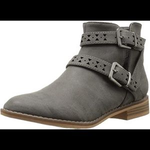 Rocket dog Mack Heirloom Boot , grey, size 6.5